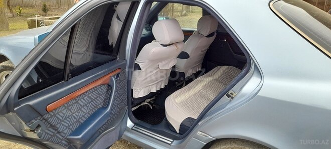 Mercedes C 220 1993, 340,000 km - 2.2 l - Qax