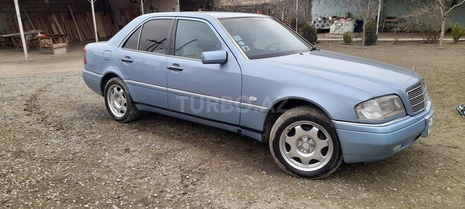 Mercedes C 220 1993, 340,000 km - 2.2 l - Qax