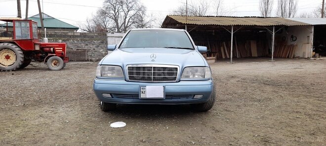 Mercedes C 220 1993, 340,000 km - 2.2 l - Qax