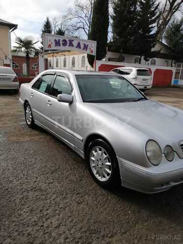Mercedes E 270 2000, 398,000 km - 2.7 l - Masallı