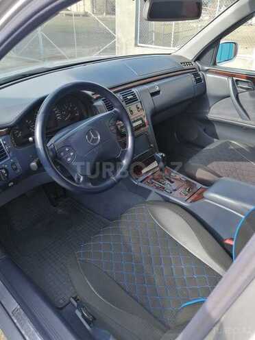 Mercedes E 270 2000, 398,000 km - 2.7 l - Masallı