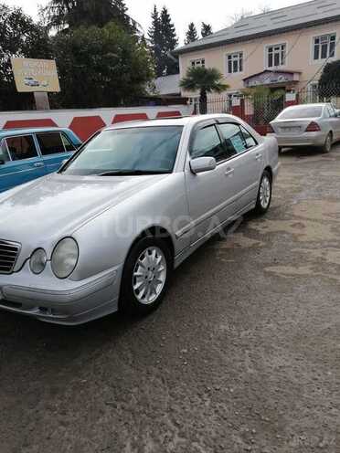Mercedes E 270 2000, 398,000 km - 2.7 l - Masallı