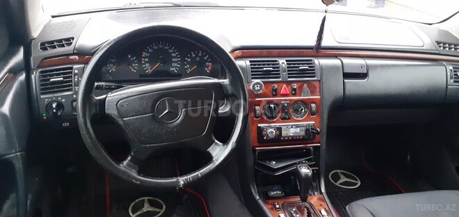 Mercedes E 240 1998, 283,212 km - 2.4 л - Bakı