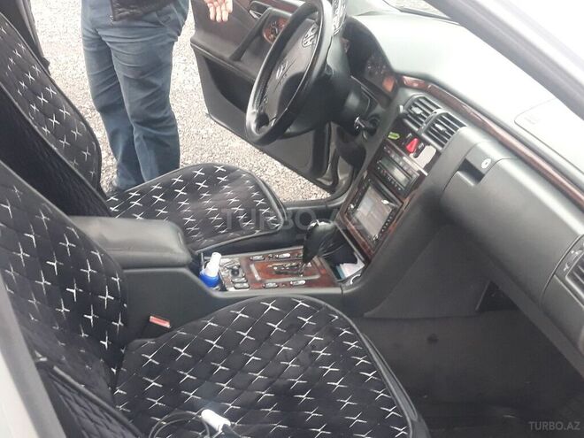 Mercedes E 240 2000, 236,570 km - 2.6 l - Bakı