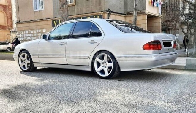 Mercedes E 200 2000, 218,000 km - 2.0 l - Bakı