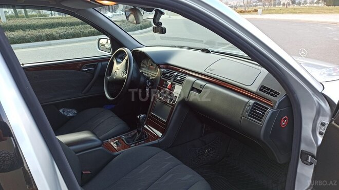 Mercedes E 220 2000, 396,000 km - 2.2 l - Bakı