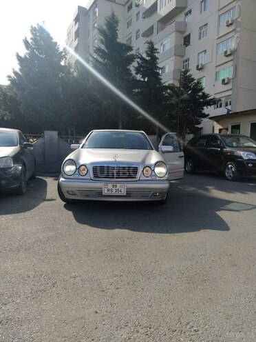 Mercedes E 240 1998, 560,000 km - 2.4 l - Bakı