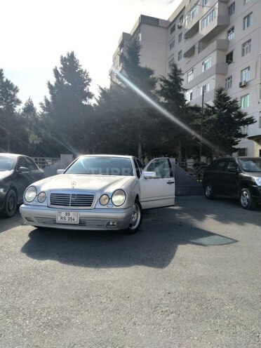 Mercedes E 240 1998, 560,000 km - 2.4 l - Bakı