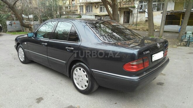 Mercedes E 240 1997, 291,567 km - 2.4 l - Bakı