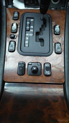 Mercedes E 240 1997, 291,567 km - 2.4 l - Bakı