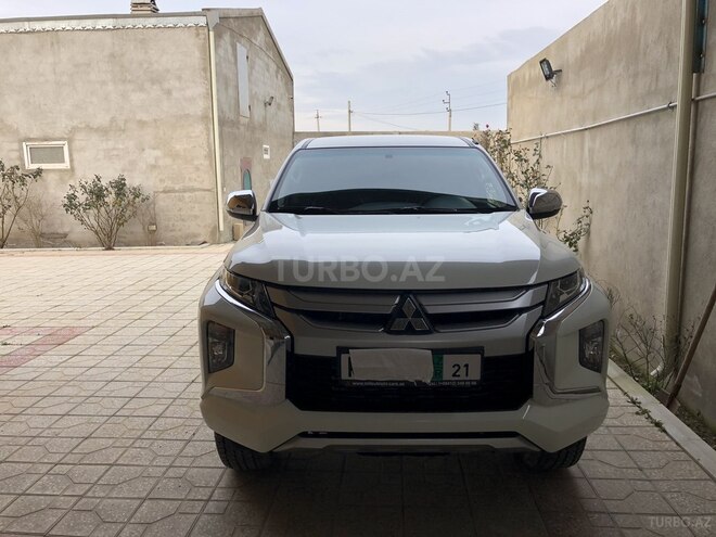 Mitsubishi L200 2020, 3,100 km - 2.4 л - Bakı