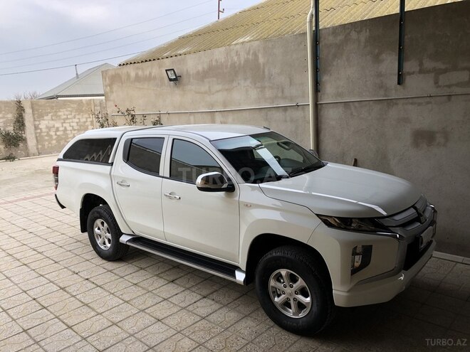 Mitsubishi L200 2020, 3,100 km - 2.4 л - Bakı