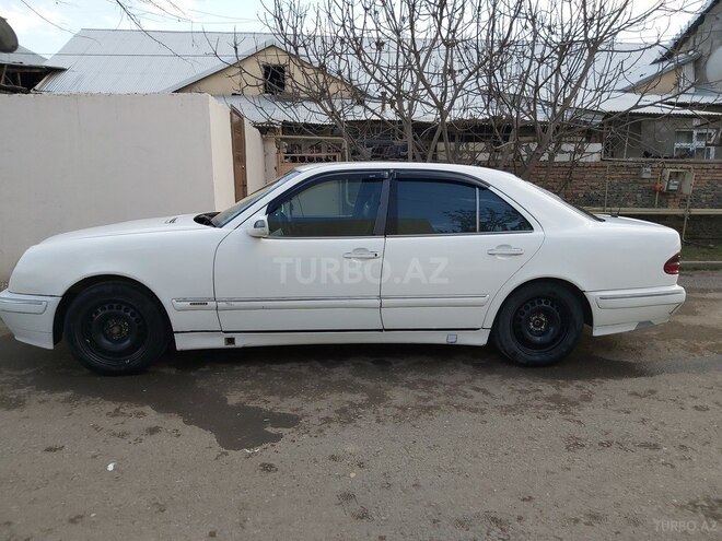 Mercedes E 300 1997, 300,000 km - 3.0 l - Qazax