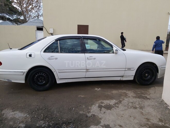 Mercedes E 300 1997, 300,000 km - 3.0 l - Qazax
