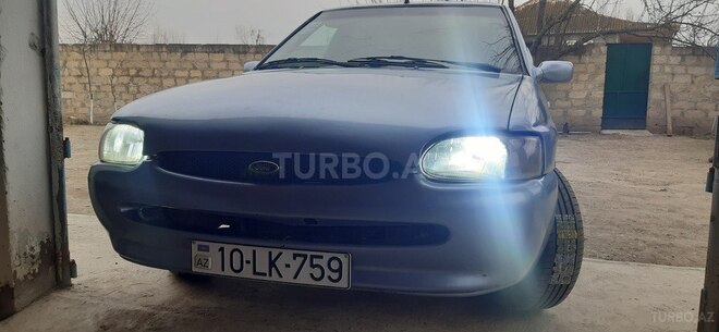 Ford Escort 1999, 265,000 km - 1.3 l - Yevlax