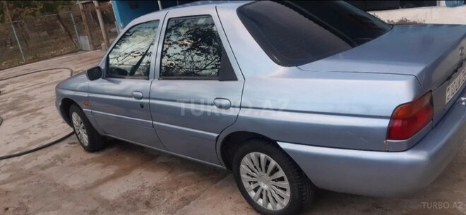 Ford Escort 1999, 265,000 km - 1.3 l - Yevlax
