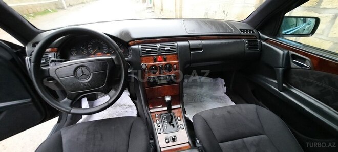 Mercedes E 240 1998, 250,000 km - 2.4 l - Bakı