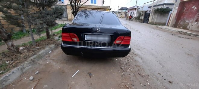 Mercedes E 240 1998, 250,000 km - 2.4 l - Bakı
