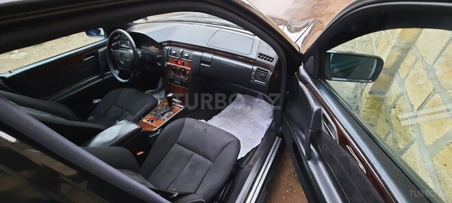 Mercedes E 240 1998, 250,000 km - 2.4 l - Bakı