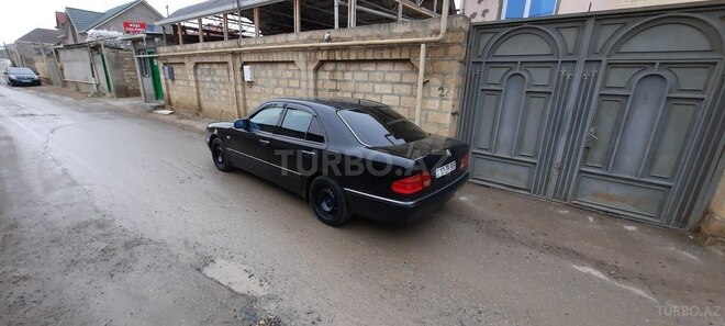 Mercedes E 240 1998, 250,000 km - 2.4 l - Bakı
