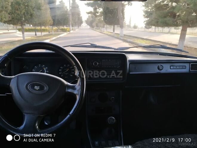 LADA (VAZ) 2107 1993, 35,678 km - 1.5 l - Salyan
