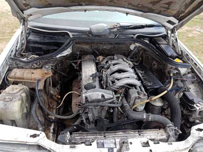 Mercedes E 250 1998, 357,000 km - 2.5 л - Bakı