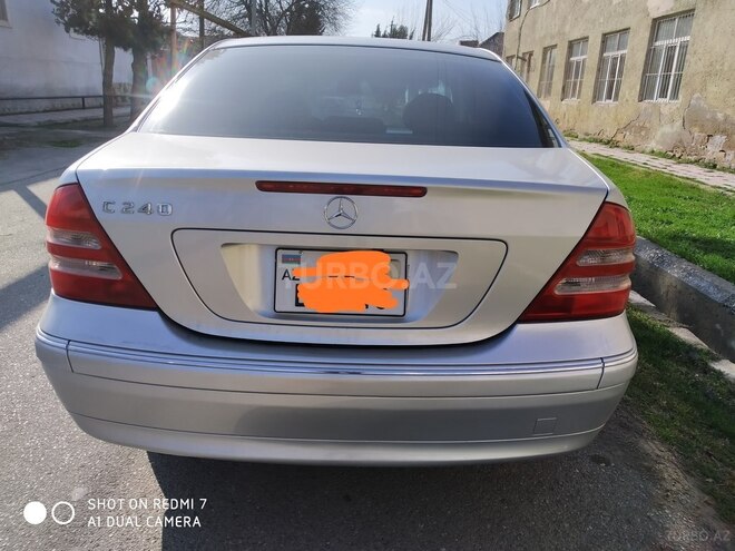 Mercedes C 240 2003, 271,578 km - 2.6 l - Salyan