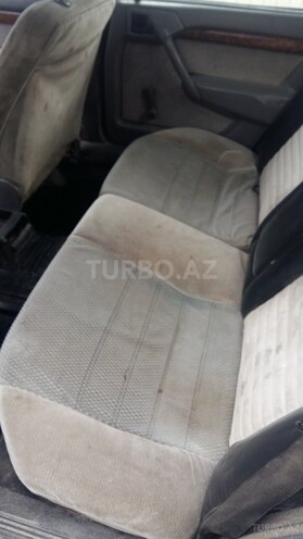 Opel Vectra 1995, 207,000 km - 1.8 l - Qazax
