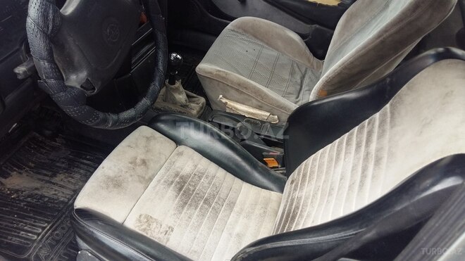 Opel Vectra 1995, 207,000 km - 1.8 l - Qazax
