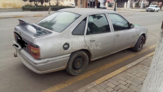 Opel Vectra 1995, 207,000 km - 1.8 l - Qazax