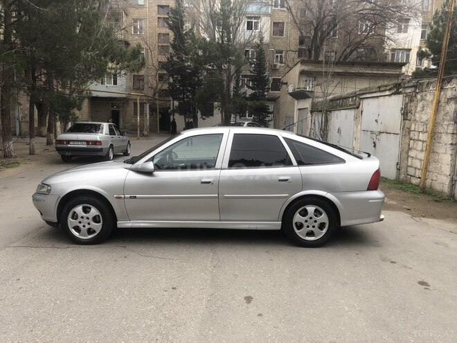 Opel Vectra 1999, 210,000 km - 1.6 l - Sumqayıt