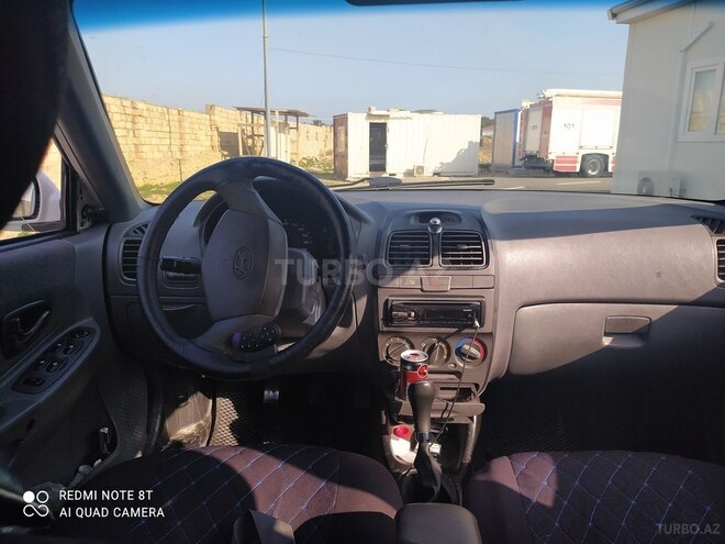 Hyundai Accent 2002, 590,000 km - 1.4 l - Bakı