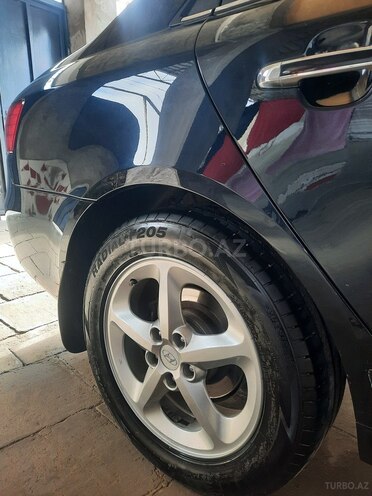 Hyundai Sonata 2006, 136,750 km - 3.3 l - Salyan