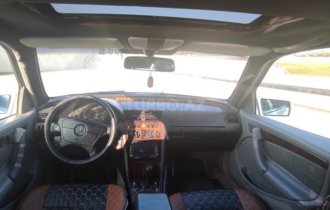 Mercedes C 230 2000, 302,000 km - 2.3 l - Bakı