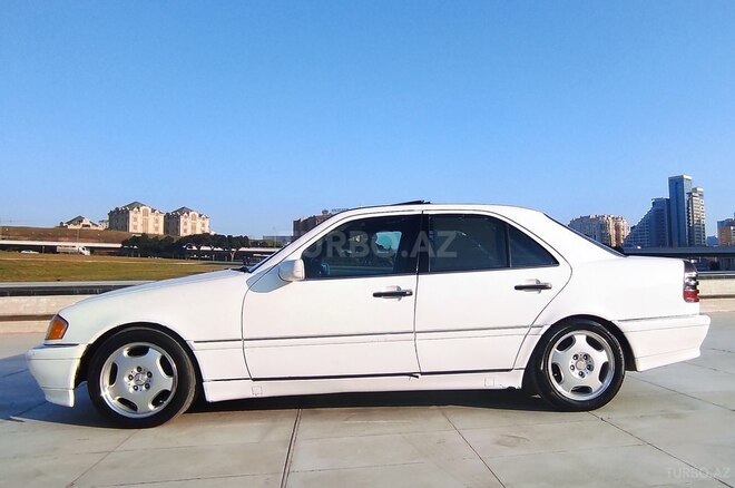 Mercedes C 230 2000, 302,000 km - 2.3 l - Bakı