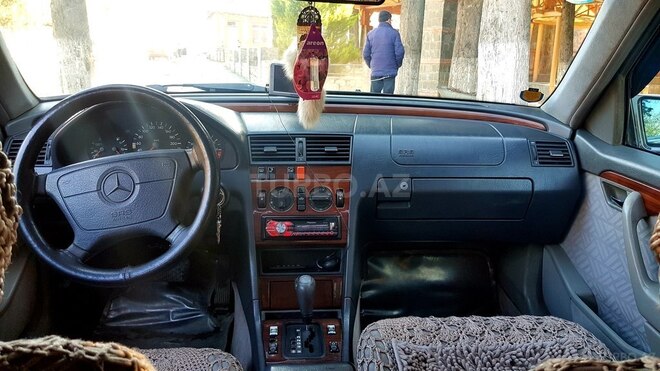 Mercedes C 180 1994, 111,111 km - 1.8 l - Qax