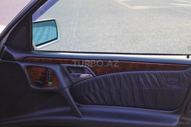 Mercedes E 300 1999, 460,418 km - 3.0 l - Bakı