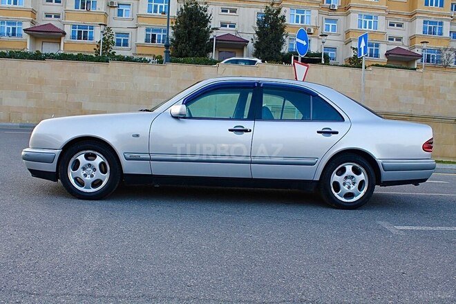 Mercedes E 300 1999, 460,418 km - 3.0 l - Bakı