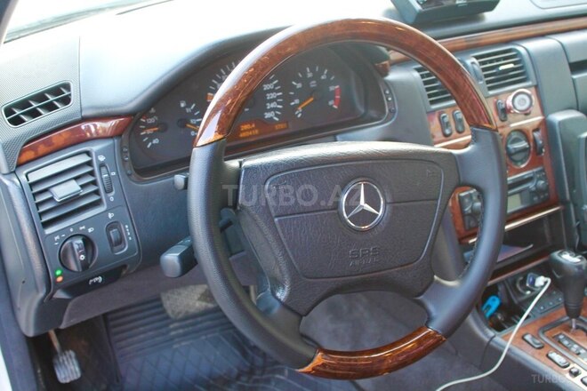 Mercedes E 300 1999, 460,418 km - 3.0 l - Bakı