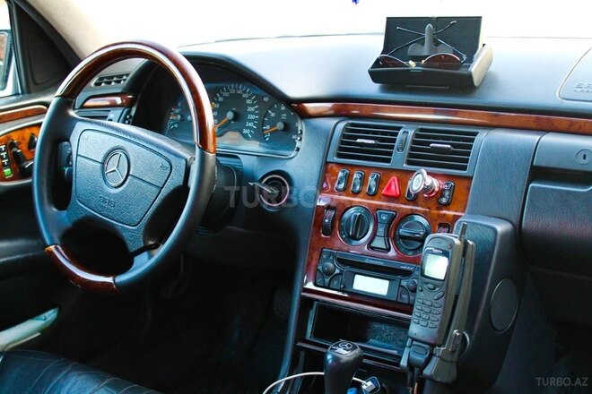 Mercedes E 300 1999, 460,418 km - 3.0 l - Bakı