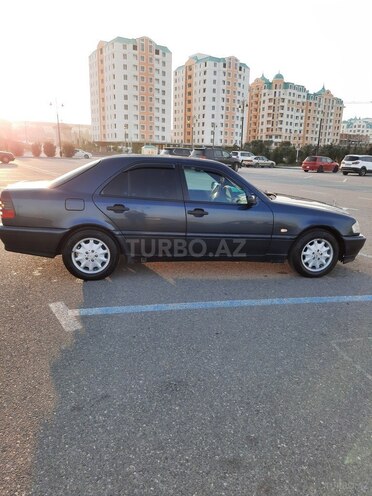 Mercedes C 220 2000, 294,000 km - 2.2 l - Sumqayıt