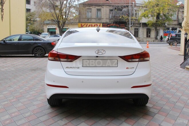 Hyundai Elantra 2017, 50,000 km - 1.8 l - Bakı