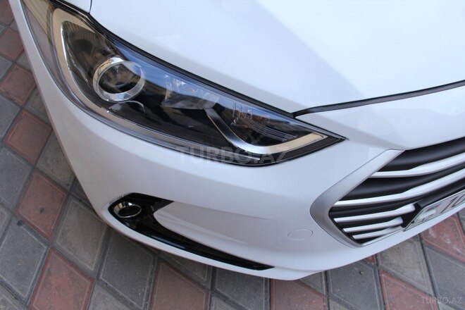 Hyundai Elantra 2017, 50,000 km - 1.8 l - Bakı