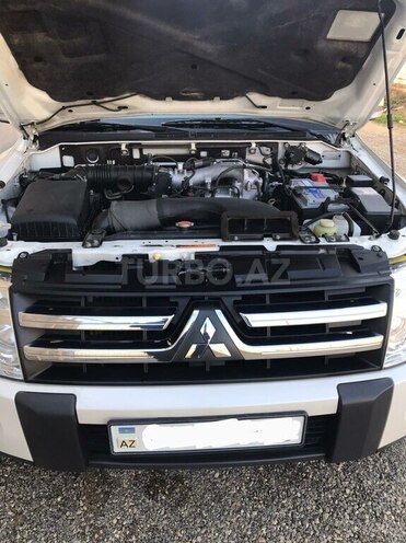 Mitsubishi Pajero 2008, 133,000 km - 3.0 л - Bakı