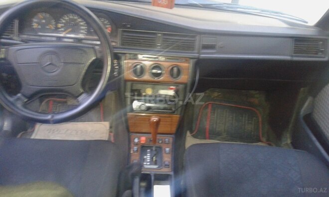 Mercedes 190 1991, 253,231 km - 2.5 l - Qazax