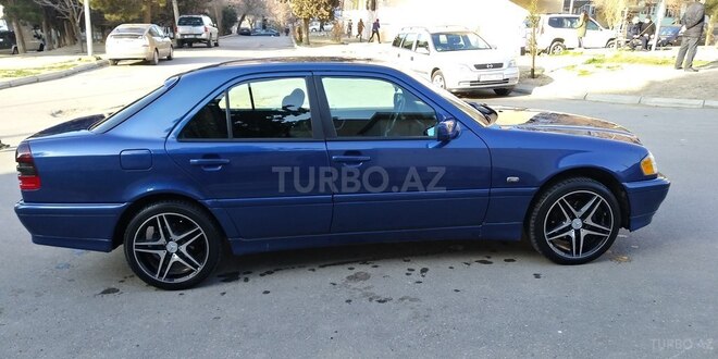 Mercedes C 180 1999, 332,000 km - 1.8 л - Bakı
