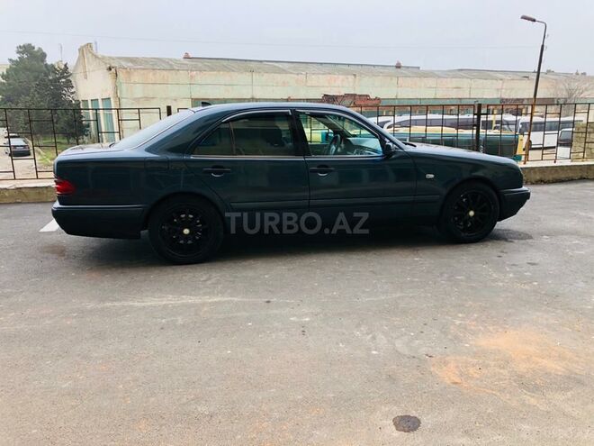 Mercedes E 240 1998, 278,321 km - 2.4 l - Bakı