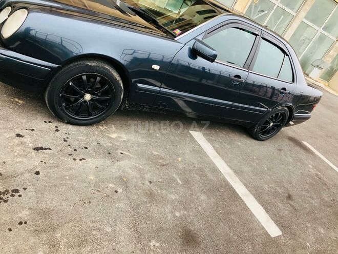 Mercedes E 240 1998, 278,321 km - 2.4 l - Bakı
