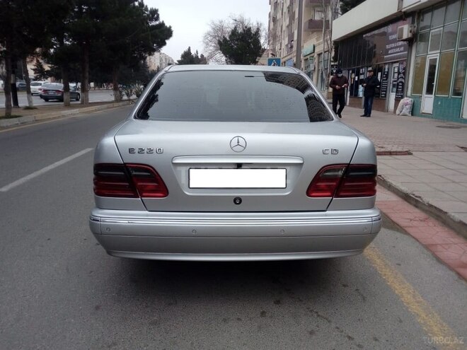 Mercedes E 220 1999, 367,000 km - 2.2 l - Sumqayıt