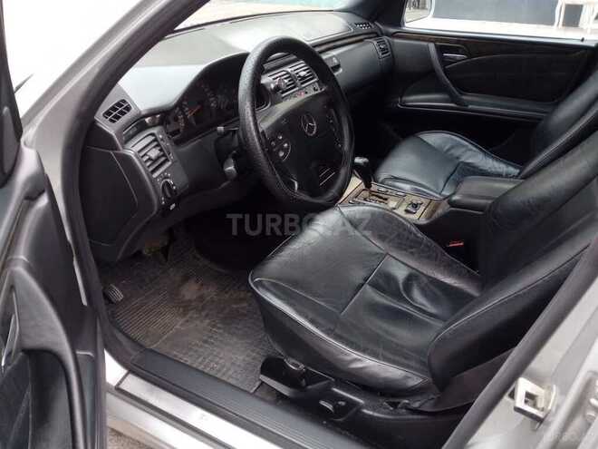 Mercedes E 220 1999, 367,000 km - 2.2 l - Sumqayıt